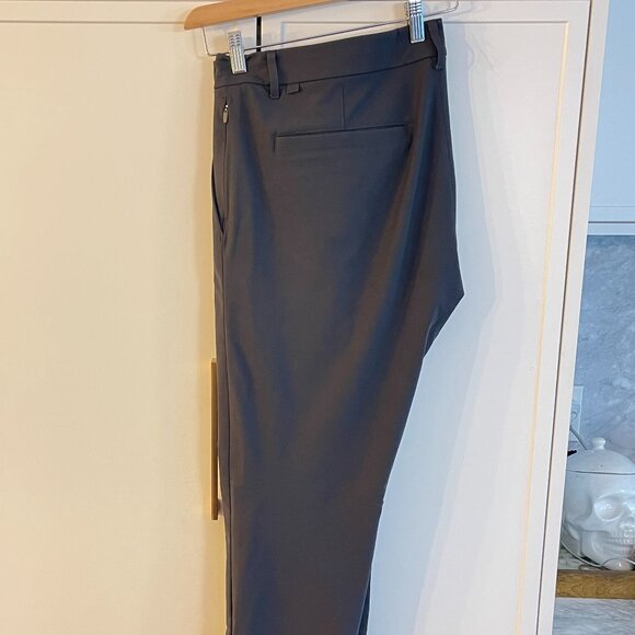 Lululemon Men's Commission Pant Slim in Obsidian Grey size 34 - Picture 1 of 4